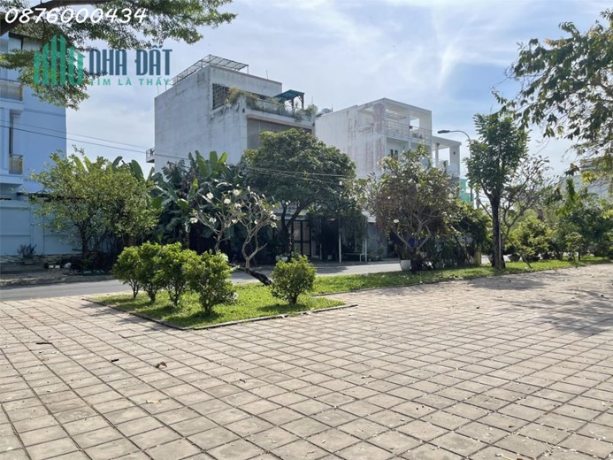Bán nhà đường Lê Văn Lương Nhà Bè, đối diện công viên, giá 31tr/m2 sàn