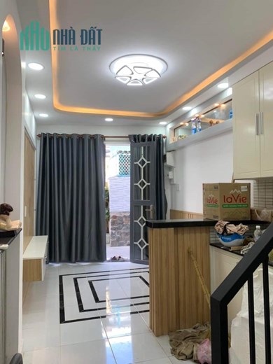 NHÀ HẺM XE BA GÁC ĐƯỜNG NGUYỄN VĂN NGHI, P7 18M2 GIÁ 2TY1 CÒN TL