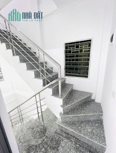 Bán nhà đẹp Đê Trần Khát Chân 29m2, 3 Tầng, MT 4,6m, Cách ô tô 20m giá 3,29 Tỷ