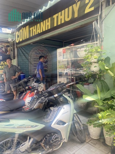 Đồng Nai, Cần sang nhượng lại quán cơm quán đã có sẵn lượng khách quen ổn định. Tel  : 0978132642
