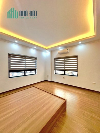 Bán nhà 40m 5T Bồ Đề, Long Biên , oto ,KD, nhỉnh 5ty.