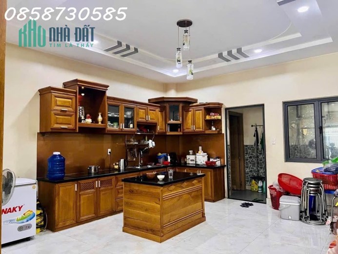 NHÀ SẴN DÒNG TIỀN- HƠN 10 TRIỆU / THÁNG - 3 TẦNG - HXH - BTCT CHẮC CHẮN- 42 M2 - 3 PN - NỞ HẬU TÀI