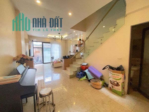 Nhà Thanh Lân, Thanh Đàm 60m 6 ngủ dân xây 15m oto nhô 5 tỷ