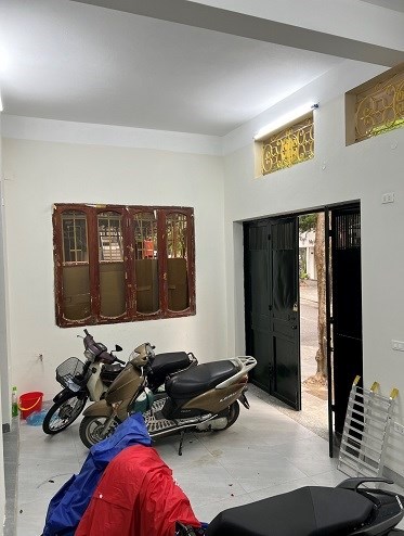 Cho thuê tầng 1 nhà mặt phố địa chỉ 69 Phố Đặng Văn Ngữ - Đống Đa- HN