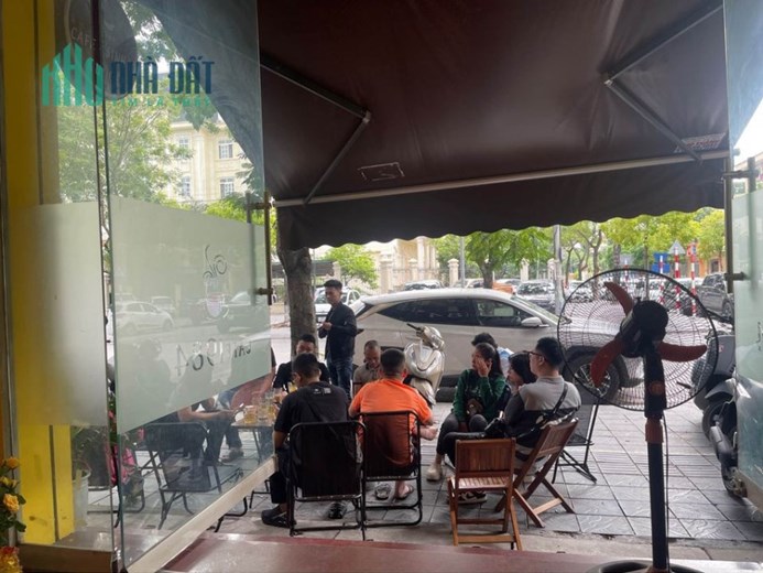 Do có công việc nên mình muốn nhượng quán cfe đang kd bình thường  Địa chỉ ở phố Bùi Huy Bích.