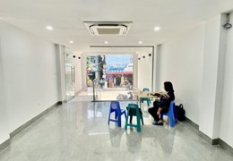 Chính Chủ Nhờ Tìm Người Thuê Nhà Đẹp kinh doanh mặt phố Hào Nam, Đống Đa
