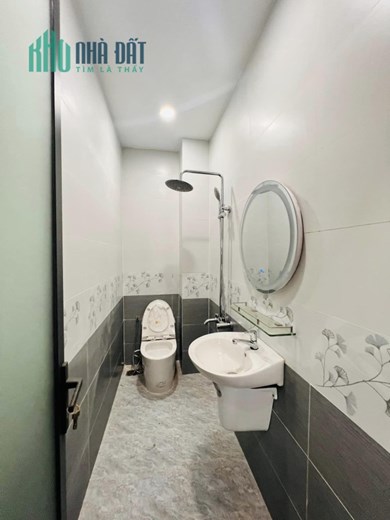 Cần bán nhanh Khu phân lô đồng bộ nhà 4 tầng nhỉnh 5 tỷ gần UBND Phường Thạnh Xuân.