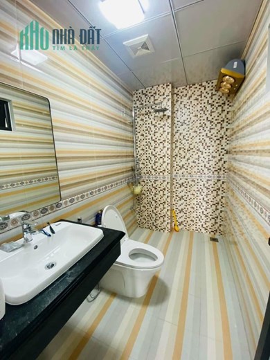 bán nhà biệt thự mini ngọc thuỵ, nhà dân xây diện tích rộng nhà đẹp có 102
