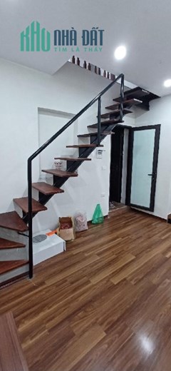 Nhà tập thể Quỳnh Mai,2 tầng ,15/33M,2 ngủ đủ công năng. Giá chỉ 1.28 tỷ