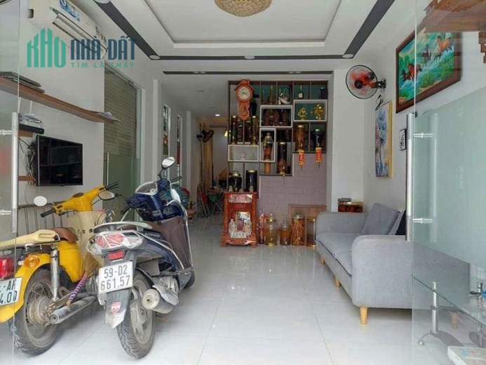 Bán GẤP nhà mới - cách BigC 30m - lô góc hẻm xe tải - đồ cửa, kinh doanh đỉnh tại 725 Trường Chinh