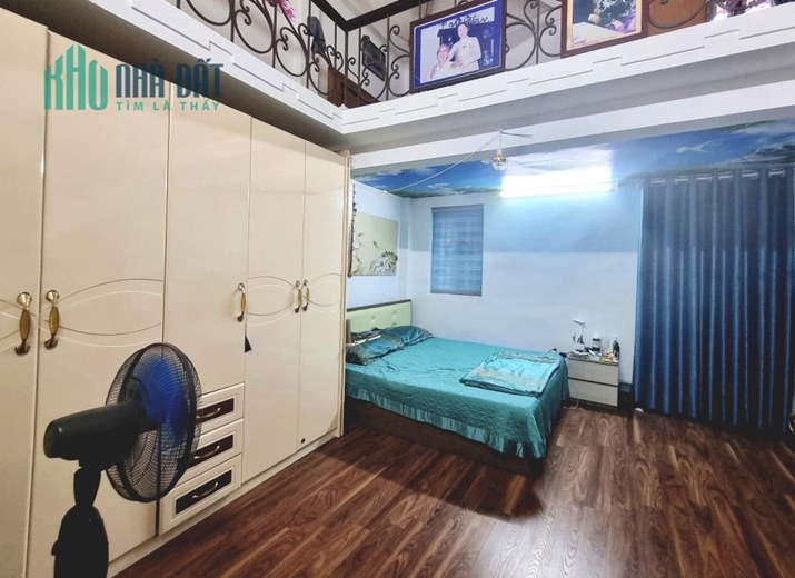 Bán nhà riêng ở ngay VĂN CHƯƠNG - ĐỐNG ĐA - 38M2 X 4 TẦNG - 3PN - MT 4.8M - sát Ô TÔ TRÁNH - NHỈNH