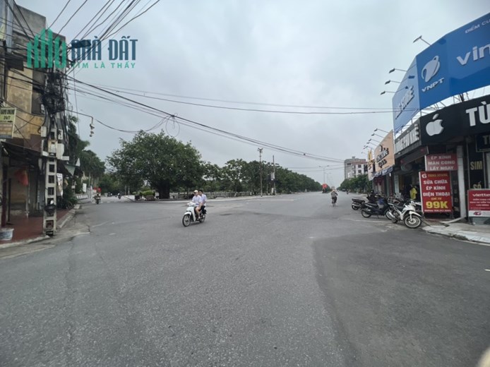 🌟🌟🌟Giới thiệu tới anh chị 1 ô đất trục chính kinh doanh 🌟🌟🌟
Giá rẻ bất giờ phân lô ngay cạnh