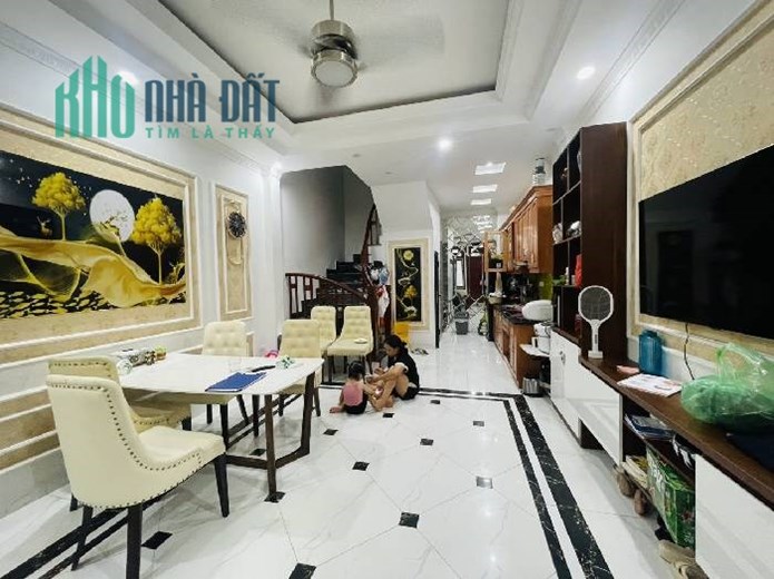 H.ÀNG NGON BỔ R.Ẻ
 NHÀ 5 TẦNG, 40M - Ô TÔ ĐỖ CỬA PHÚC ĐỒNG LONG BIÊN CHỈ HƠN 4 TỶ.
