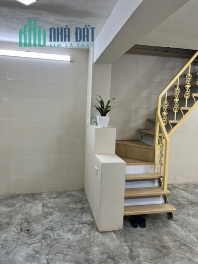 "MẶT PHỐ TT ĐỐNG ĐA - HƠN 3 TỶ - MẶT TIỀN ĐẸP - TẦM TIỀN NHIỀU KHÁCH TÌM - VỀ Ở NGAY.,KD
