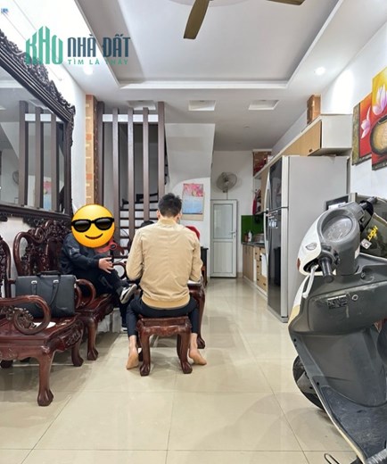 TRUNG TÂM CẦU GIẤY – NHÀ DÂN XÂY – THIẾT KẾ ĐẸP – 5 TẦNG THOÁNG SÁNG 40M2, 6 TỶ