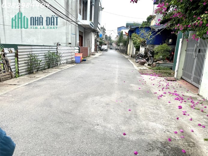 Bán nhà cấp 4 TP. Hưng Yên rộng rãi thoáng mát đường nhựa 2 ô tô tránh nhau đất nở hậu