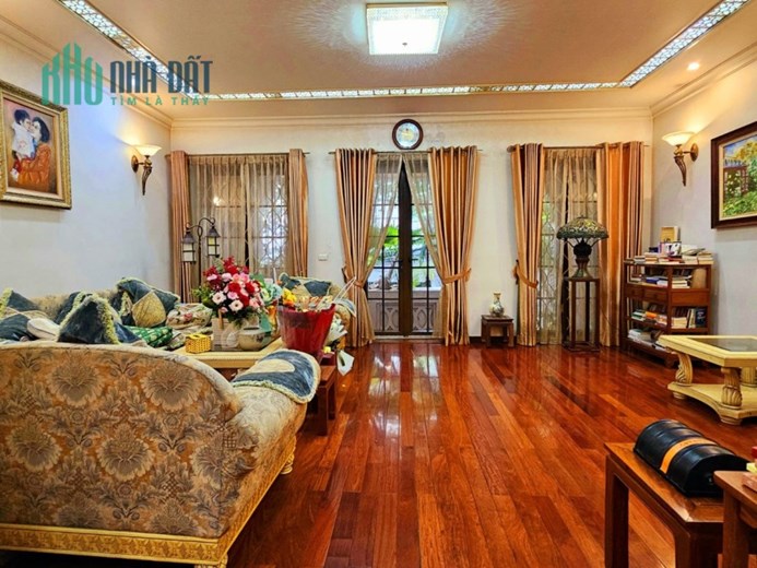 BIỆT THỰ SIÊU ĐẸP - TRUNG TÂM BA ĐÌNH - PHÂN LÔ - Ô TÔ 7 CHỖ VÀO NHÀ - 2 THOÁNG - VỊ TRÍ ĐẮC ĐỊA