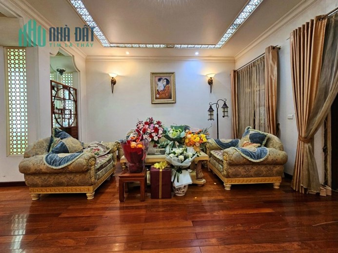 BIỆT THỰ SIÊU ĐẸP - TRUNG TÂM BA ĐÌNH - PHÂN LÔ - Ô TÔ 7 CHỖ VÀO NHÀ - 2 THOÁNG - VỊ TRÍ ĐẮC ĐỊA