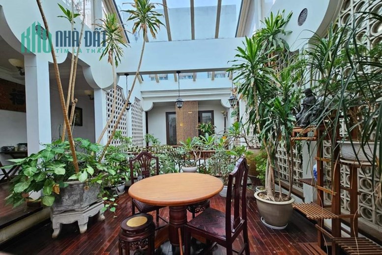 BIỆT THỰ SIÊU ĐẸP - TRUNG TÂM BA ĐÌNH - PHÂN LÔ - Ô TÔ 7 CHỖ VÀO NHÀ - 2 THOÁNG - VỊ TRÍ ĐẮC ĐỊA