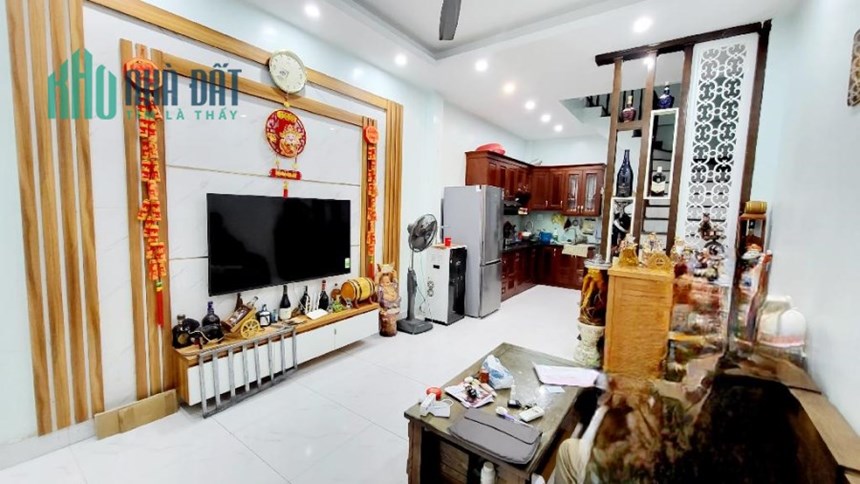 Bán nhà Nguyễn Trãi 26m 5.5 tầng 10m ra ô tô sổ phân lô 3.7 tỷ