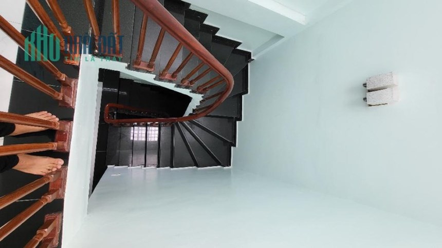 Bán nhà Nguyễn Trãi 26m 5.5 tầng 10m ra ô tô sổ phân lô 3.7 tỷ