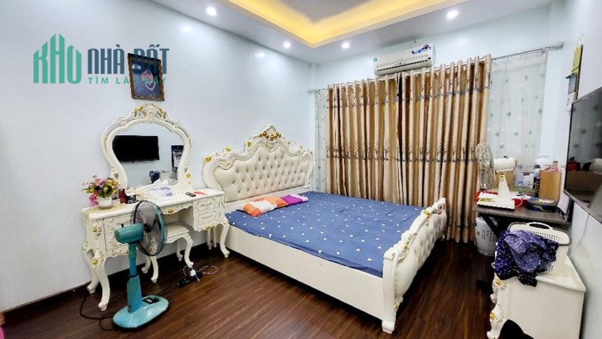 Bán nhà Nguyễn Trãi 26m 5.5 tầng 10m ra ô tô sổ phân lô 3.7 tỷ