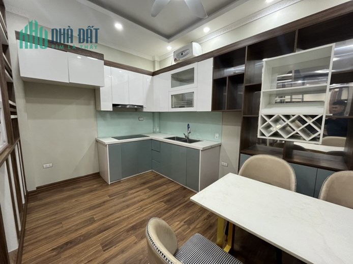 Hiếm nhà bán tại phố nguyễn văn cừ,quận long biên còn sót lại duy nhất 1 căn nhà đẹp
