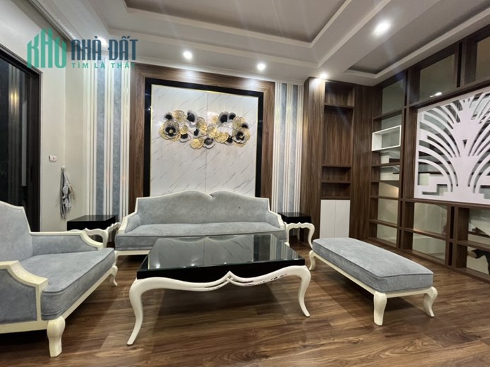 Hiếm nhà bán tại phố nguyễn văn cừ,quận long biên còn sót lại duy nhất 1 căn nhà đẹp