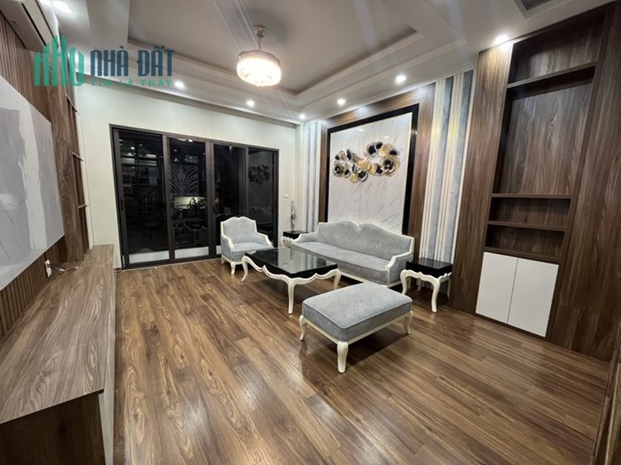 Hiếm nhà bán tại phố nguyễn văn cừ,quận long biên còn sót lại duy nhất 1 căn nhà đẹp