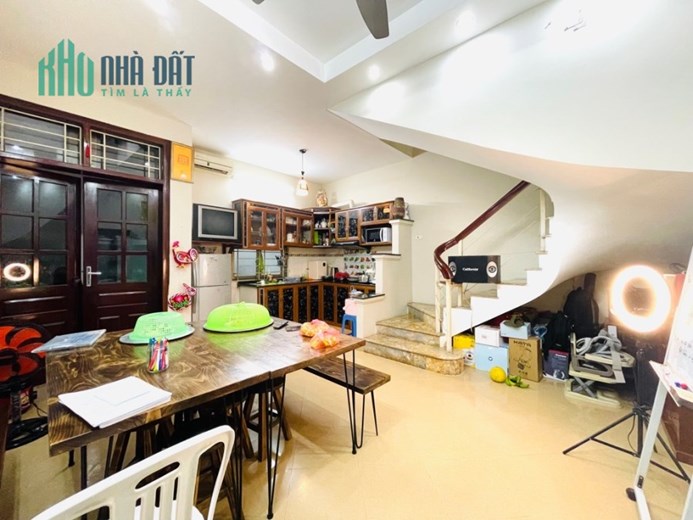Bán nhà phố Trần Nhật Duật, Hoàn Kiếm, lô góc 3 mặt thoáng, 140m, mặt tiền 9m, 48 tỷ.