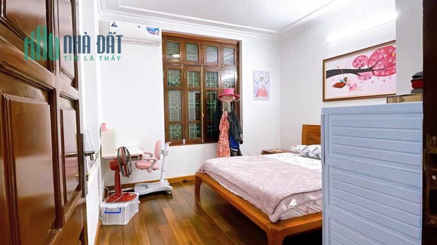 Bàn nhà Nguyễn Văn Cừ, Dt 75m, nhà 5 tầng, giá 9 tỷ.