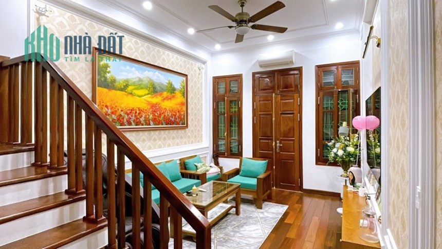 Bàn nhà Nguyễn Văn Cừ, Dt 75m, nhà 5 tầng, giá 9 tỷ.