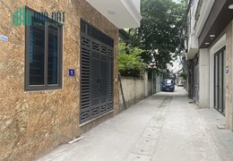 Bán nhà Kim Giang, Thanh Xuân
căn nnhà xây mới 5 tầng, thang máy, ô tô ra vào, ngõ thông ra đường