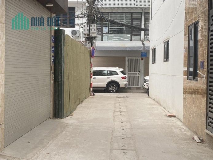 Bán nhà Kim Giang, Thanh Xuân
căn nnhà xây mới 5 tầng, thang máy, ô tô ra vào, ngõ thông ra đường