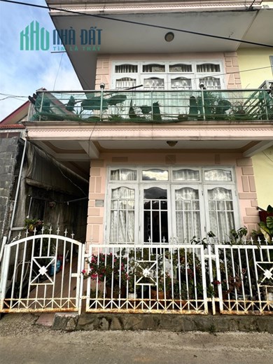 CHÍNH CHỦ CẦN BÁN LÔ ĐẤT TẶNG KÈM NHÀ CẤP 4 VỊ TRÍ ĐẸP   TẠI  TP  Đà Lạt, Lâm Đồng