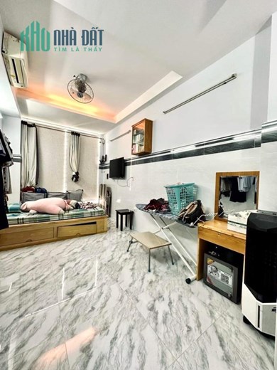 Nhà đẹp Ngang 3,4 nở hậu 4.5x9.5 Đổ Quang Đẩu P. Ngũ Lão Q1hơn 6 tỷ xx