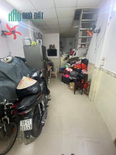 Nhà đẹp Ngang 2.8 nở hậu 3x 7.5m,3 tấm,Đoàn Văn Bơ Q4 có 2 tỷ