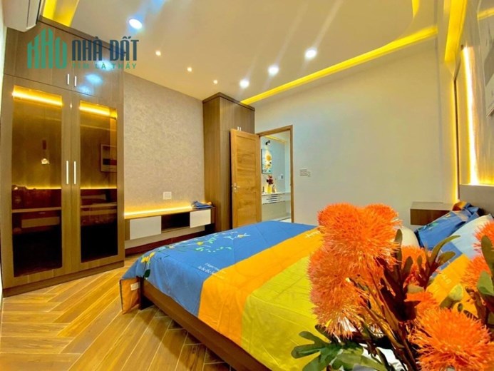 BIỆT THỰ VIP GÒ VẤP - MÊ NGAY TỪ CÁI NHÌN ĐẦU TIÊN -  KHU PHÂN LÔ - HẺM XE TẢI TRÁNH - NGAY MẶT