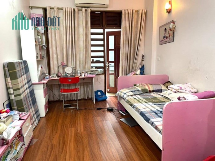 Bán Nhà Phố Hoàng Quốc Việt 53m2 x 5 tầng, 4 phòng ngủ, khu phân lô ô tô tránh, gần Phố ngõ rộng,
