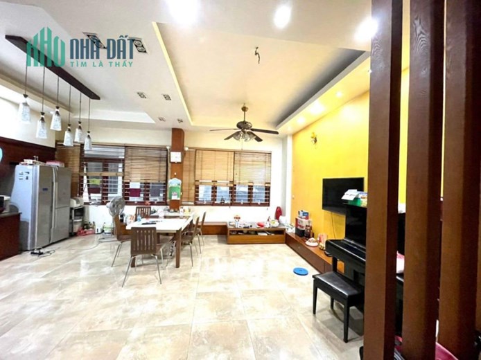 Bán Nhà Phố Hoàng Quốc Việt 53m2 x 5 tầng, 4 phòng ngủ, khu phân lô ô tô tránh, gần Phố ngõ rộng,