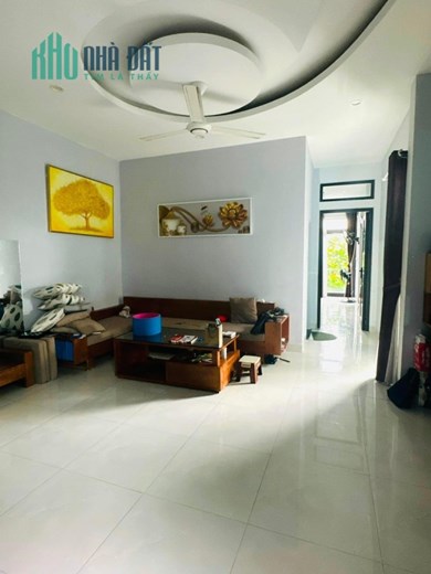 BÁN NHÀ 4 TẦNG GÓC 2 MẶT TIỀN ĐƯỜNG LÊ VĂN ĐỨC SÁT CV THANH NIÊN