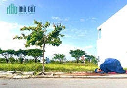 Lô FPT  kẹp vạch cây xanh siêu đẹp view công viên