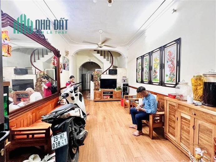 CĂN NHÀ ĐẸP PHỐ BÙI XƯƠNG TRẠCH, NHÀ DÂN XÂY CHƯA QUA SỬA CHỮA, RỘNG 45M 4 TẦNG NGÕ XE BA GÁC PHÓNG.