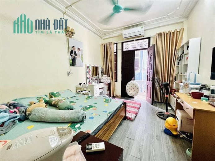 CĂN NHÀ ĐẸP PHỐ BÙI XƯƠNG TRẠCH, NHÀ DÂN XÂY CHƯA QUA SỬA CHỮA, RỘNG 45M 4 TẦNG NGÕ XE BA GÁC PHÓNG.