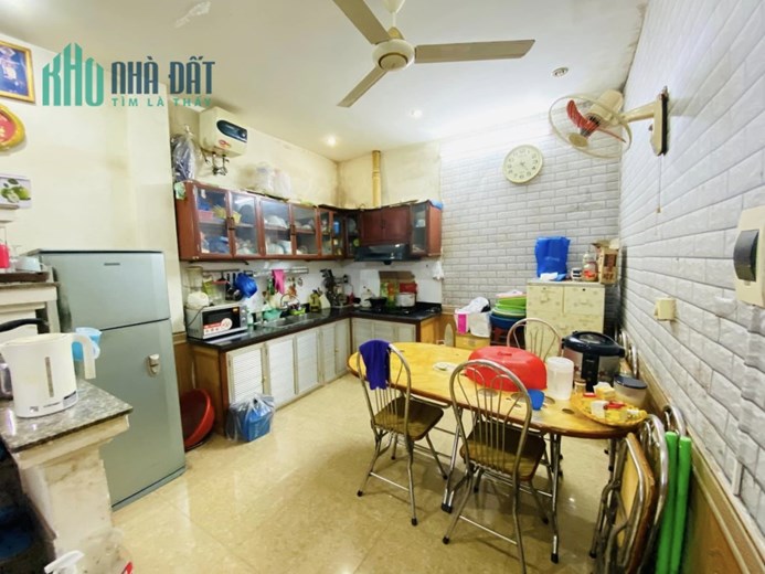 Bán nhà mặt ngõ kinh doanh Đường Láng Quận Đống Đa 41m2x4 tầng, giá chỉ 6.6 tỷ.