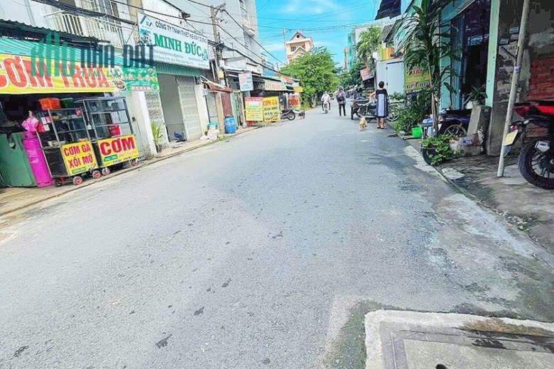Bán Nhà Mặt Tiền Kinh Doanh Gần Nguyễn Ảnh Thủ, 100m2, 3 Tầng, 4PN, Tân Chánh Hiệp. Quận 12