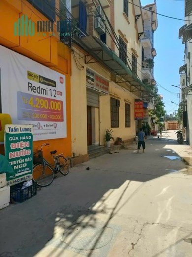 60m vuông đất ngay ngã 3 chợ Chúc Sơn
.
 Khu này chắc ko cần giới thiệu mọi người cũng biết nó tiện