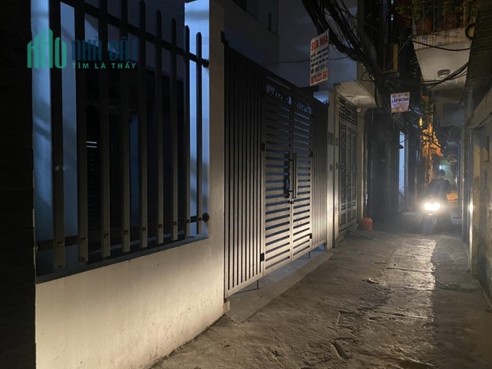 BÁN NHÀ MẶT NGÕ THÁI THỊNH, RỘNG 64M SỔ ĐỎ 40M, MT: 5M, NGÕ THÔNG, 5 TẦNG NHIỀU PHÒNG RỘNG ĐẸP.