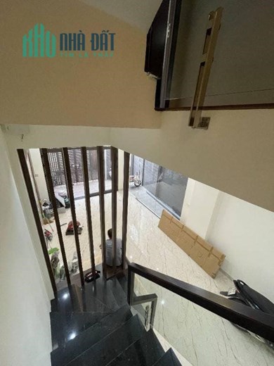 BÁN NHÀ MẶT NGÕ THÁI THỊNH, RỘNG 64M SỔ ĐỎ 40M, MT: 5M, NGÕ THÔNG, 5 TẦNG NHIỀU PHÒNG RỘNG ĐẸP.