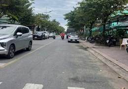 BÁN NHÀ MẶT TIỀN P4 TP VĨNH LONG